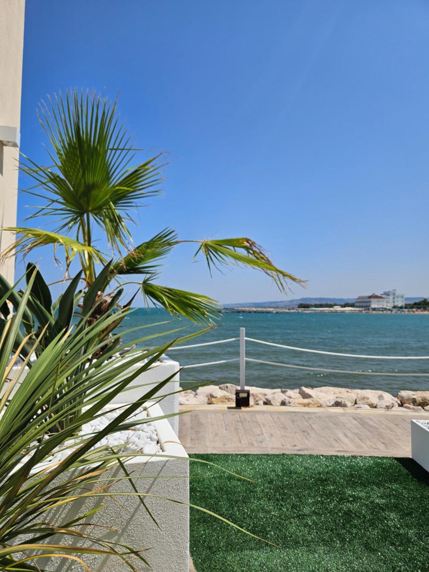 Dada Suites And Sea San Salvo Exterior foto